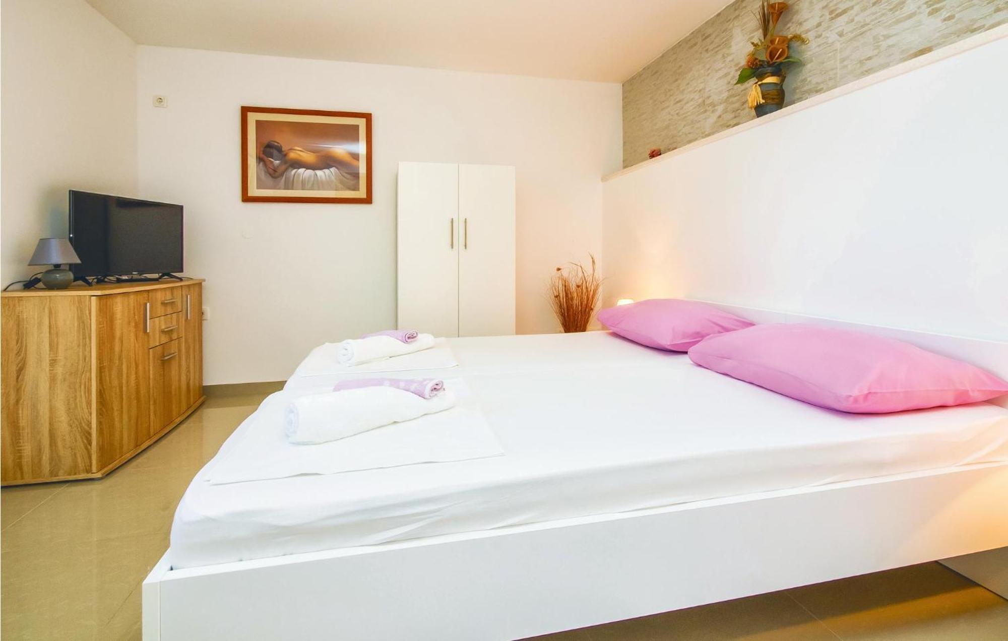 סומפטר Nice Apartment In Mali Rat With Wifi מראה חיצוני תמונה